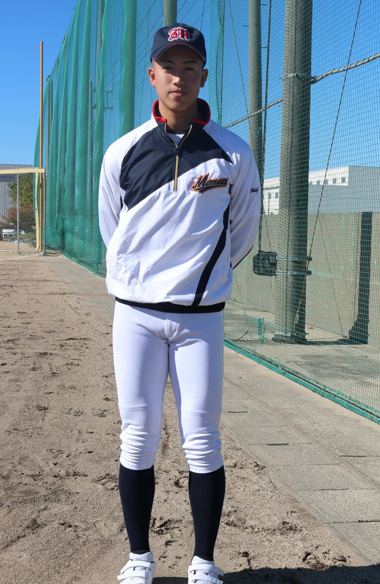 ドラフト指名123人“最後の指名選手”となったソフトバンク育成13位の門前高校・塩士暖投手。185cmの長身と長い腕など潜在能力の高さを感じさせる　©Fumi Sawai