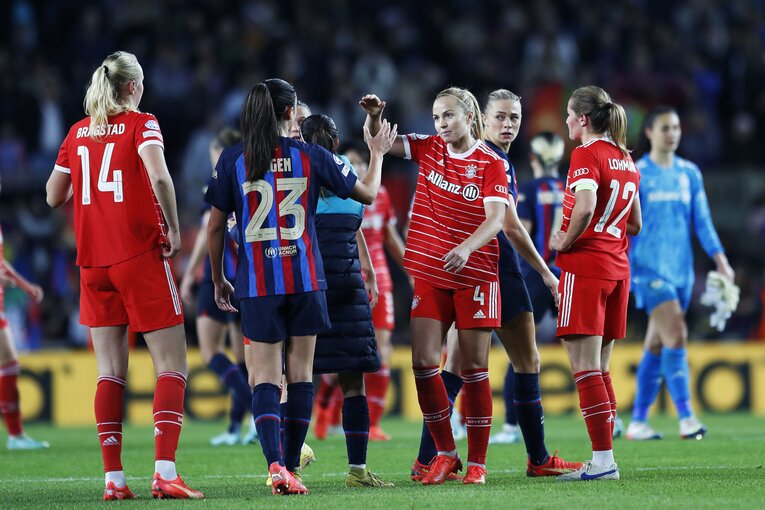 W杯ブラジル戦のウラで「バルサ女子がカンプノウで4万6967人」盛況なワケ… メッシ後に君臨する“女王”、熊谷紗希が見せた悔しさ(78)