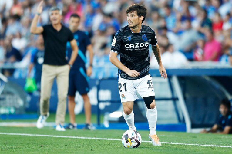 久保建英は「シルバらと共存・連動」が今のソシエダで最適解か　マンU戦勝利から中2日→“トップ下で迷った”古巣戦を撮って気づいたこと(24)