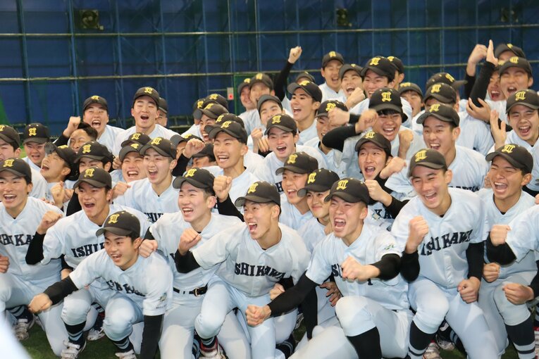 センバツ決定の一報を受け、歓喜する学法石川野球部のメンバーたち　©️Genki Taguchi