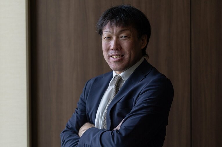 写真撮影中も「僕なんかがいいんですか」と謙虚な姿勢を崩さなかった多田野氏　©Tatsuo Harada