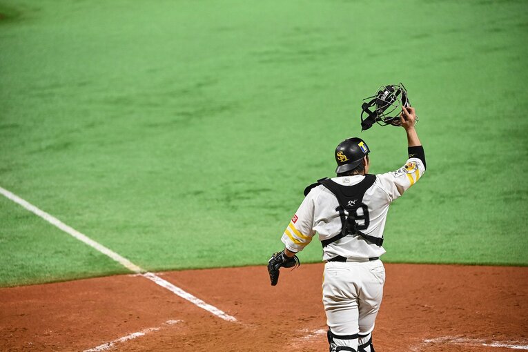 ＜龍角散presents エールの力2024①＞球界屈指の捕手・甲斐拓也は「18.44mの勝負の行方を左右する“声の力”」の大切さを知っている。(3)