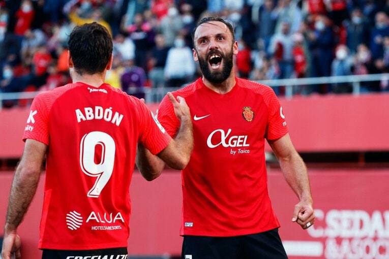 “久保建英が倒されても笛が鳴らない”スペインでの苦悩… 活路はやっぱり“韓国の至宝”との関係性？〈撮影者の視点〉(21)