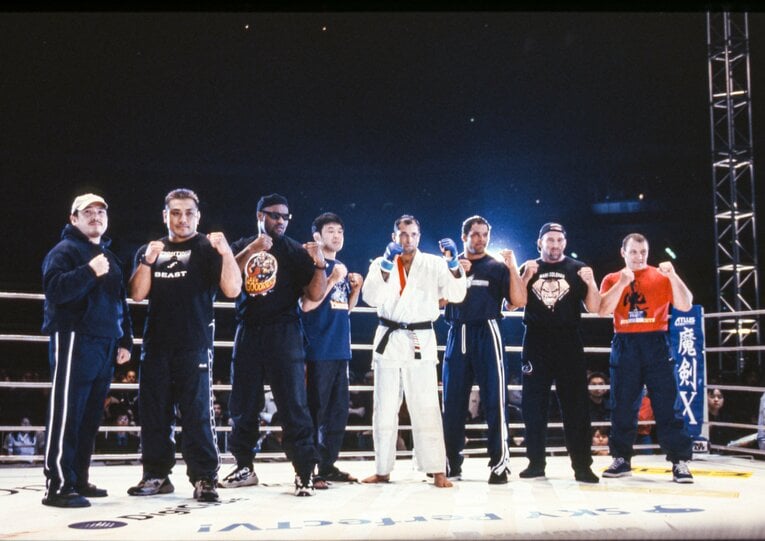 PRIDE無差別級グランプリ2回戦に勝ち進んだ8名。ケアーは藤田和之との対戦が決まった　©Susumu Nagao