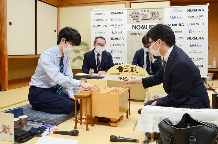 藤井聡－永瀬の竜王戦挑戦者決定戦第2局　©日本将棋連盟