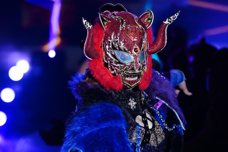 赤いマスクで入場するスターライト・キッド