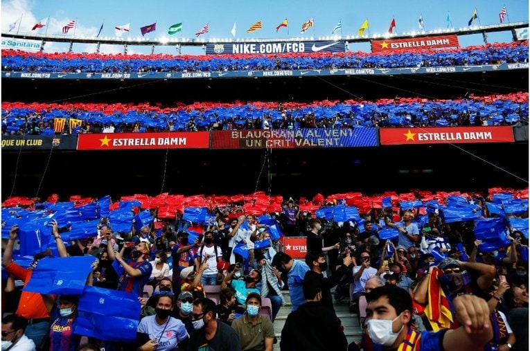 《メッシとロナウド不在の寂しさ》カメラマンが見たクラシコの新風景　17歳ガビや仲良しバルサ＆レアルサポ、殊勲ビニシウスへの“罵倒”(10)