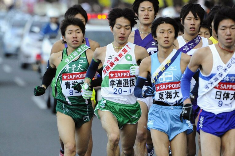 中学時代の上原を指導した「なんじぃAC」の濱崎さん。亜細亜大時代に学連選抜の一員として箱根駅伝出走経験もある ©︎AFLO