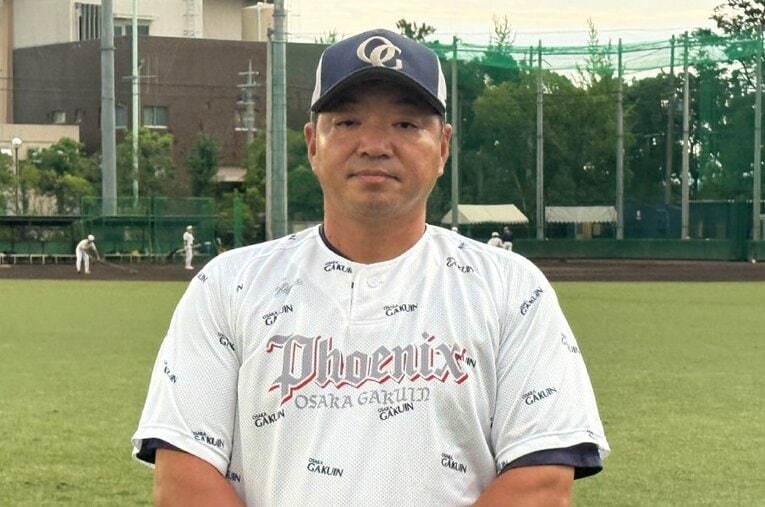 大阪学院大高野球部を率いる辻盛英一監督 ／ photograph by Yuji Yanagawa