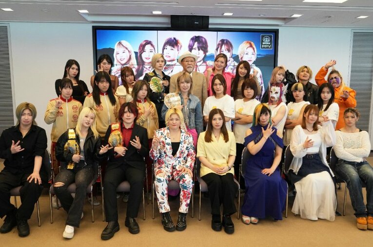 1周年を迎えるロッシー小川のマリーゴールド ／ photograph by Essei Hara