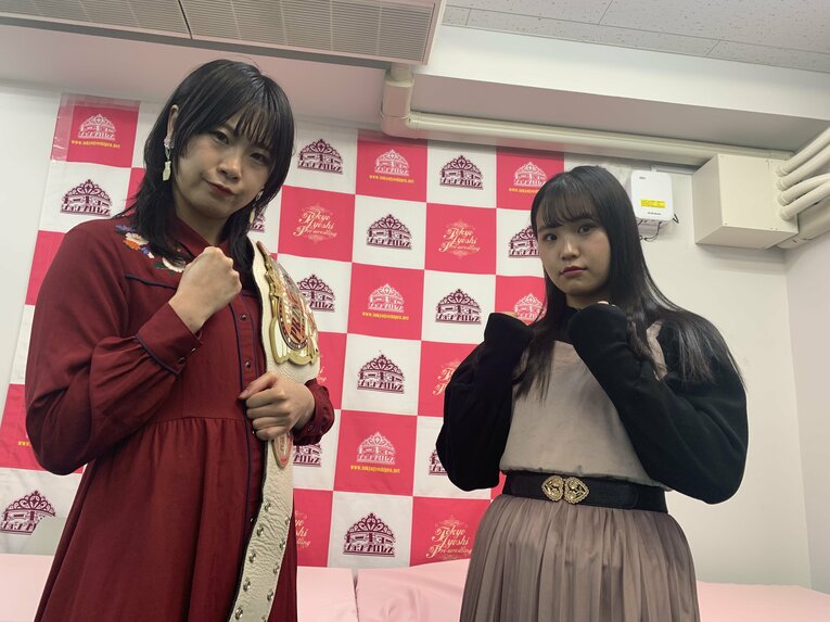 辰巳リカ（左）と渡辺未詩(C)Norihiro Hashimoto