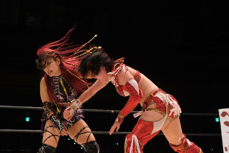 「日本スタイルも出し切った」イヨ・スカイが“WWEでは使えない大技”を…林下詩美が女子プロレス新団体で叶えた夢「今日は紫雷イオが見れた」(20)