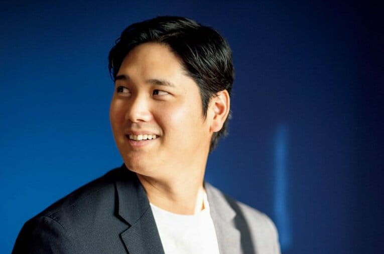 大谷翔平がNumberの単独インタビューに応じ、デコピンや真美子夫人との結婚生活について明かした ／ photograph by Nanae Suzuki