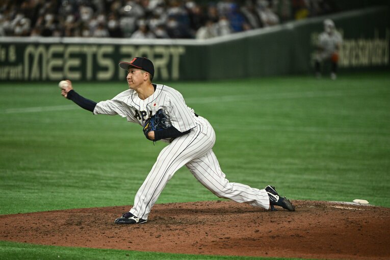 昨年11月の侍ジャパン強化試合、日本ハム戦でもクローザーとしてマウンドにあがった大勢　©︎Nanae Suzuki