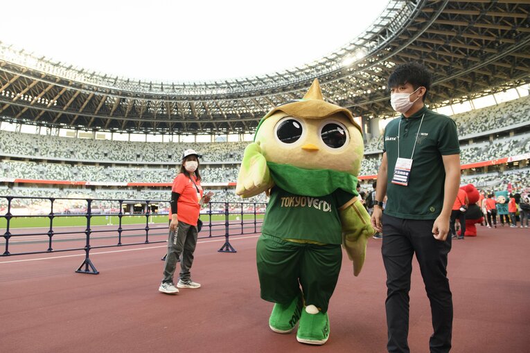 リヴェルンはピッチの外でも元気だ　©Hirofumi Kamaya