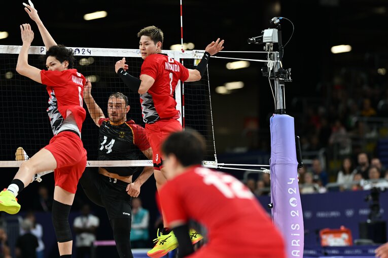 山内晶大、西田有志（パリ五輪 ドイツ戦）©︎Naoya Sanuki/JMPA