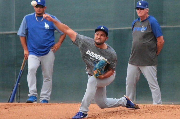 投球練習を行うドジャース時代の北方　©Tomo San　写真提供：北方悠誠