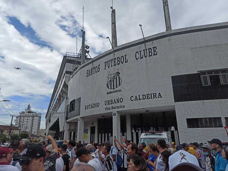 スタジアムのメインゲート ©Hiroaki Sawada