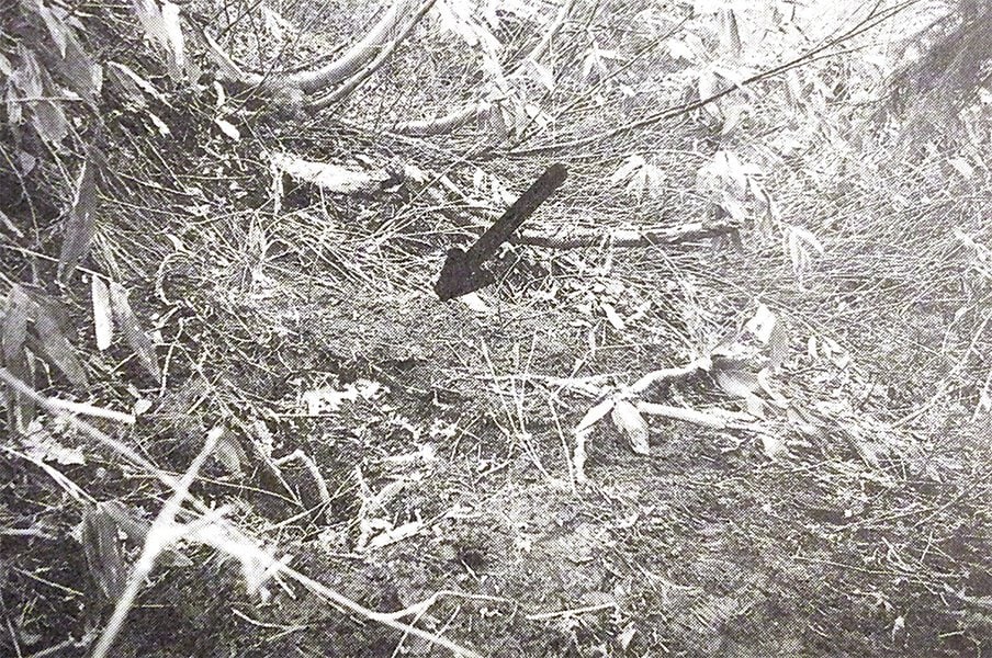 Bさんの遺体発見現場。矢印の指す箇所にうつ伏せで倒れていた　（提供:門崎允昭氏）