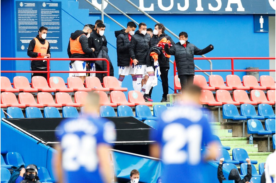 乾らベンチメンバーも喜ぶ©Daisuke Nakashima