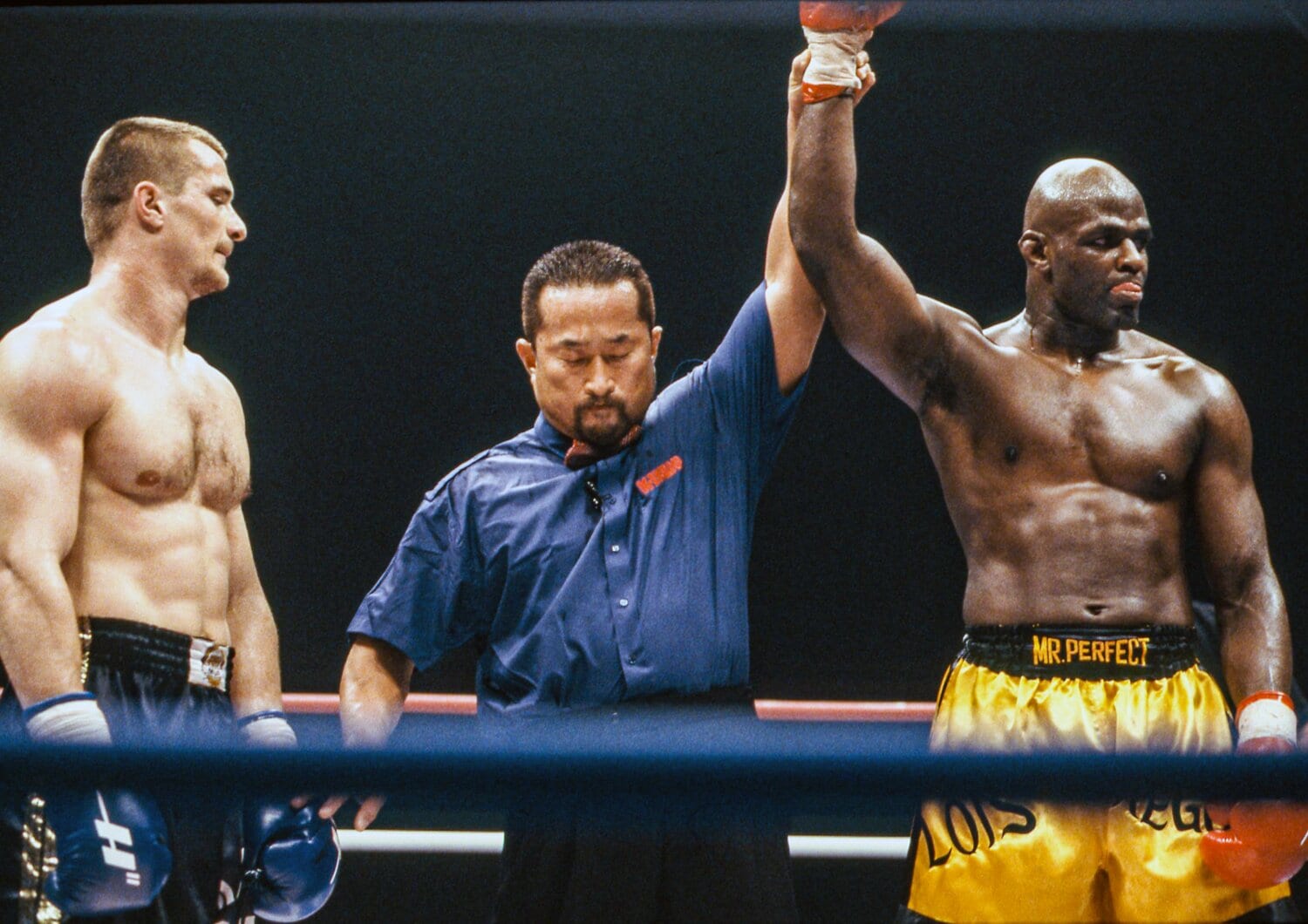 2000年12月、K-1グランプリ準々決勝で三度ホーストに敗れたミルコ　©Susumu Nagao