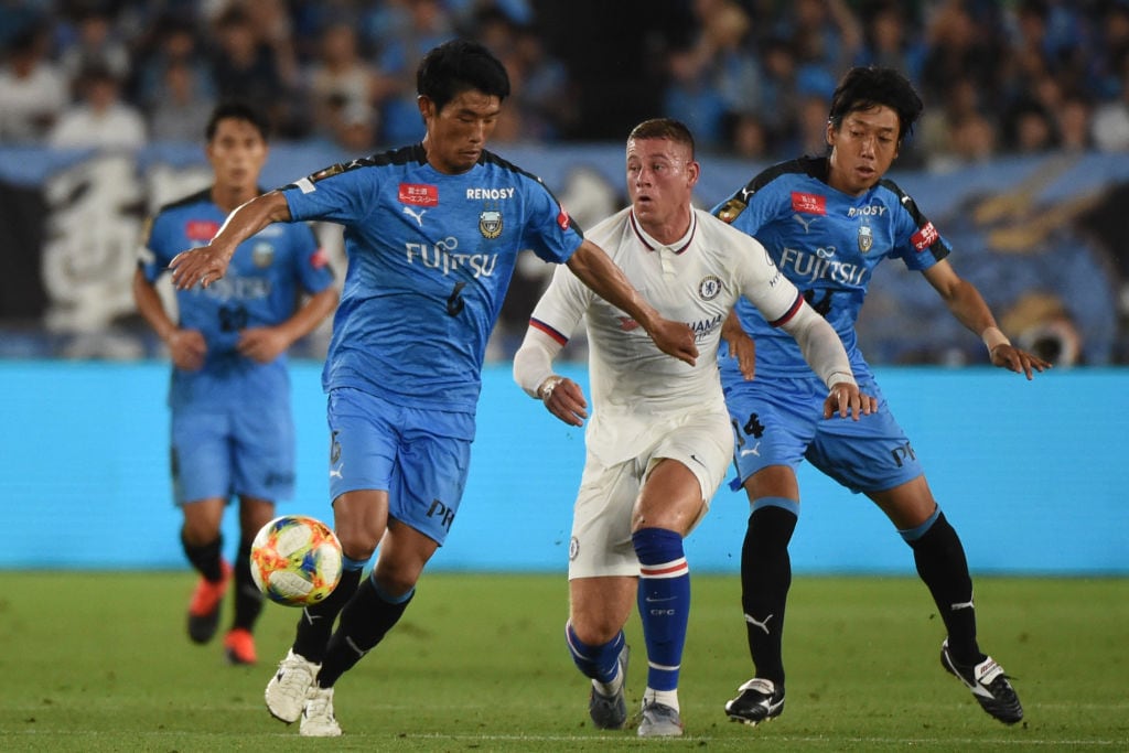 2019年の守田と中村憲剛　©Getty Images