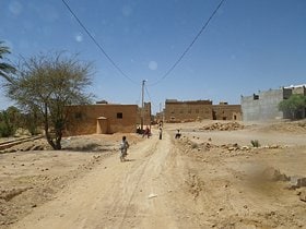 ゴール直前の市街地(?)。ベルベル人がぼくを待ち構えていた