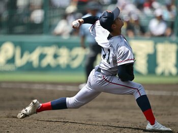 甲子園で「魔球みたいになっている」京都国際・西村一毅が操る、低反発バットに“効く”球種とは…「フルスイングさせない」秘密を読み解く＜Number Web＞ photograph by Hideki Sugiyama