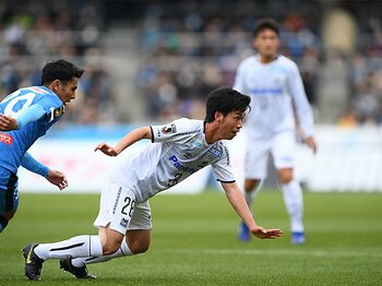 G大阪MF高「今さんに負けたくない」元市船10番が辿る守備職人の系譜。＜Number Web＞ photograph by J.LEAGUE