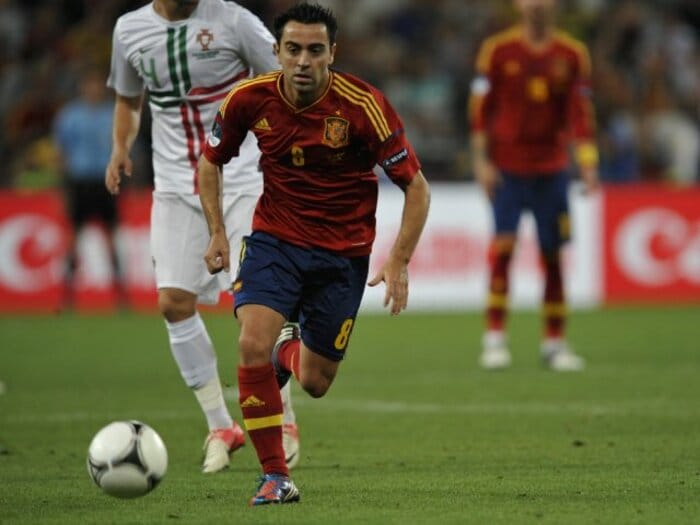 「時間と空間をコントロールするスタイル」不世出のゲームメーカー・シャビがこだわる“サッカーの鍵”とは＜Number Web＞ photograph by Takuya Sugiyama