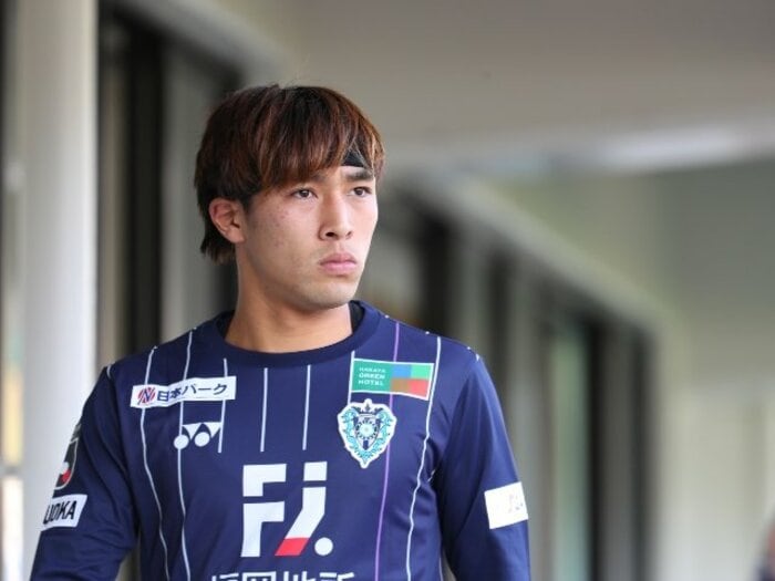 自動車部品の検品をしていた遠野大弥はなぜフロンターレに？ 「1年は待てません」から始まった福岡生活＜Number Web＞ photograph by J.LEAGUE