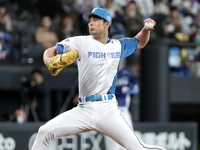 NPB最高身長2ｍの“超大型左腕”はなぜ消えたのか？…《2020年巨人育成8位》阿部剣友の“育成→戦力外”で考える「早すぎるプロ指名」を巡る難しさ＜Number Web＞ photograph by JIJI PRESS