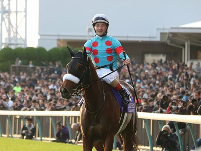 秋の天皇賞、GI馬こぞって参戦も、ルメール＆アーモンドアイの1強か。＜Number Web＞ photograph by Satoshi Hiramatsu