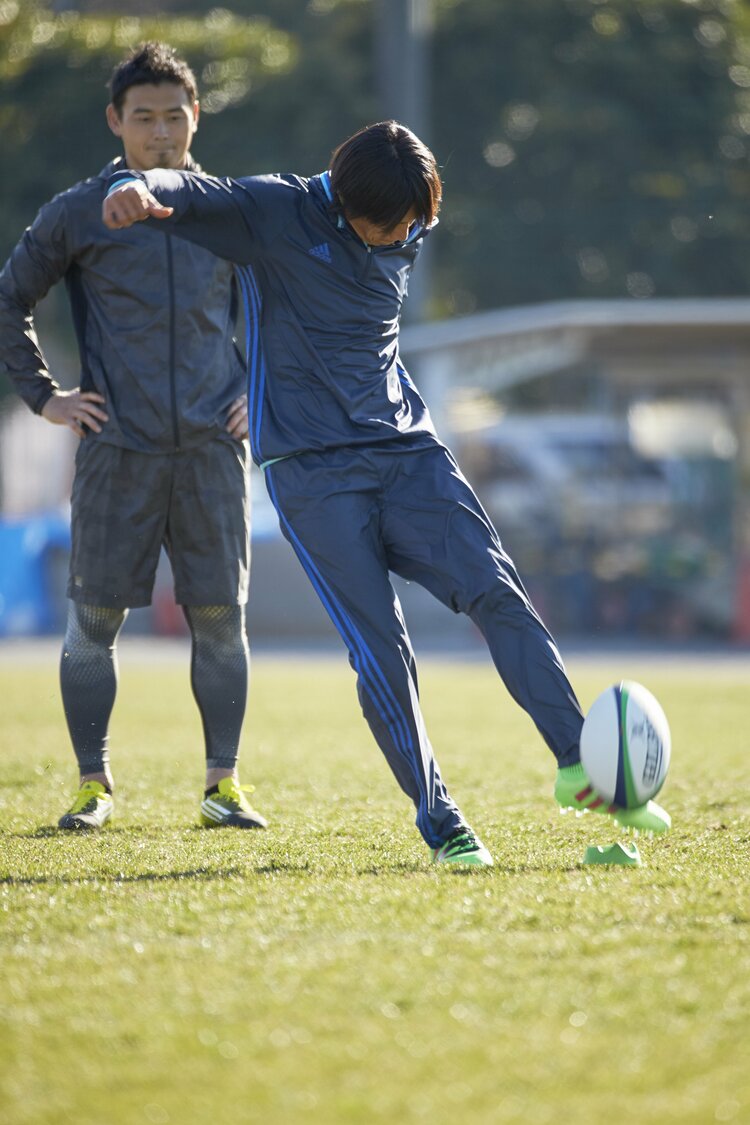 ハハハ。一緒ですね」日本の名キッカー・五郎丸歩と中村俊輔が