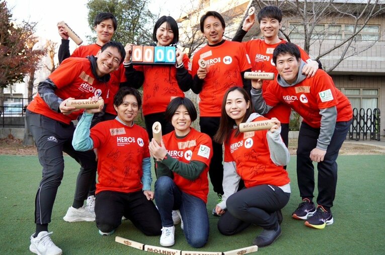 磯村（一番右）らが立ち上げた「ASUWA」の理事には、橋本英郎（サッカー）、中村美里（柔道）、近江谷杏菜（カーリング）などが名を連ねる ／ photograph by ASUWA