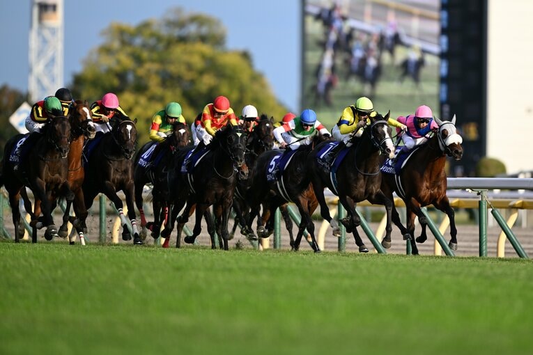 マスカレードボールの脚色は衰えない　©Keiji Ishikawa