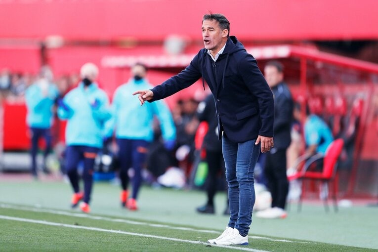 久保建英が“不可解判定”に怒った！ ラフプレーに抗議→イエローも…「バモス！クボ」とファンが信頼する理由〈撮影者の視点〉(45)