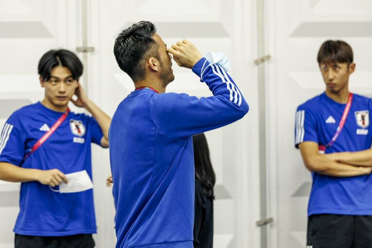 一夜明けた会見時の吉田　©Kiichi Matsumoto/JMPA