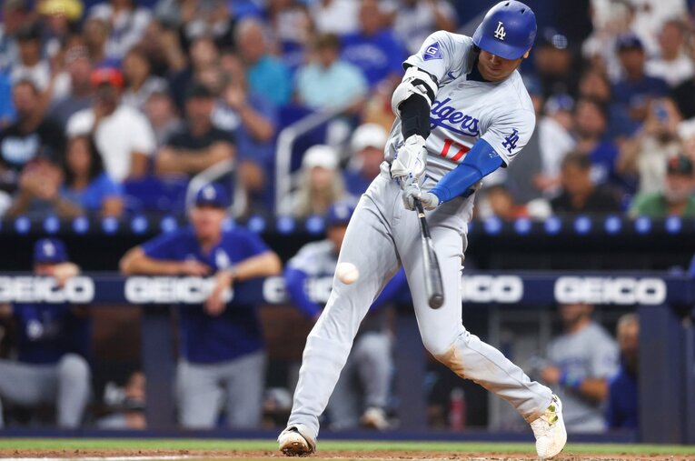 大谷翔平をはじめ、多くの日本人メジャーリーガーが活躍する今、改めて考えたい問題とは―― ／ photograph by JIJI PRESS