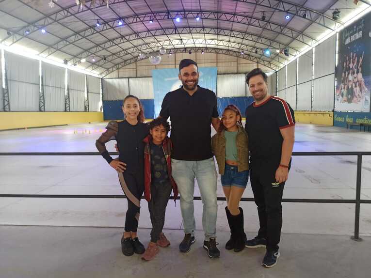 場所は、父二人が運営するインライン・スケート場にて（ブラジル南東部クリチーバ）　©Hiroaki Sawada