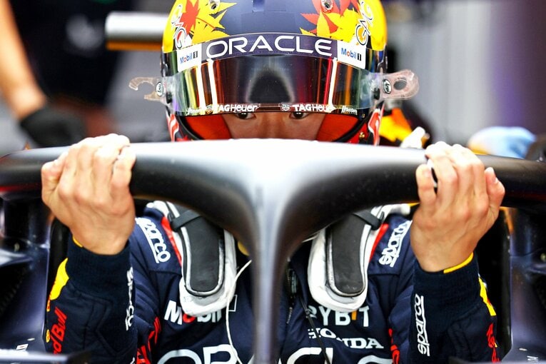 昨年12月の最終戦アブダビGP後、レッドブルの2024年型RB20でテスト走行した際の角田 ／ photograph by Getty Images / Red Bull Content Pool