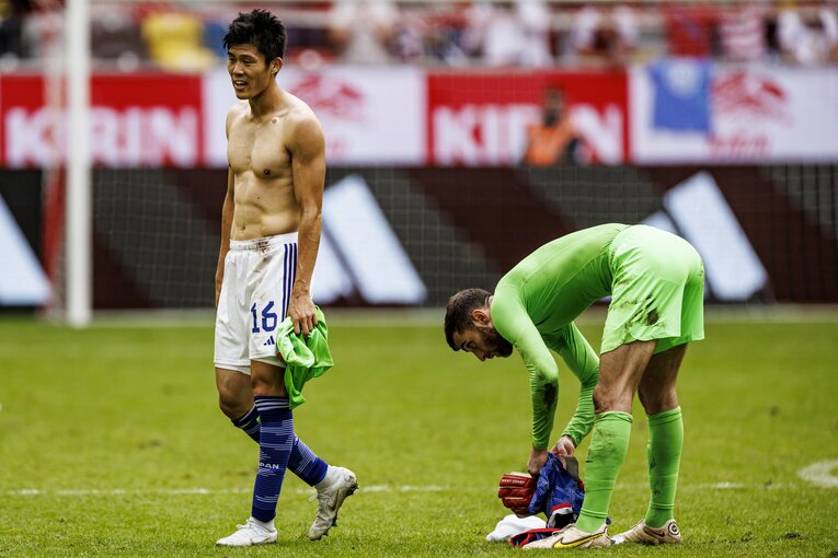 22年9月の冨安の肉体美　©Kiichi Matsumoto