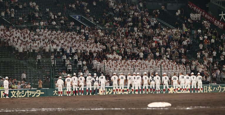 試合当日の三塁側の広陵スタンド。ブラバンやチアの姿はなく、空席が目立った　©JIJI PRESS