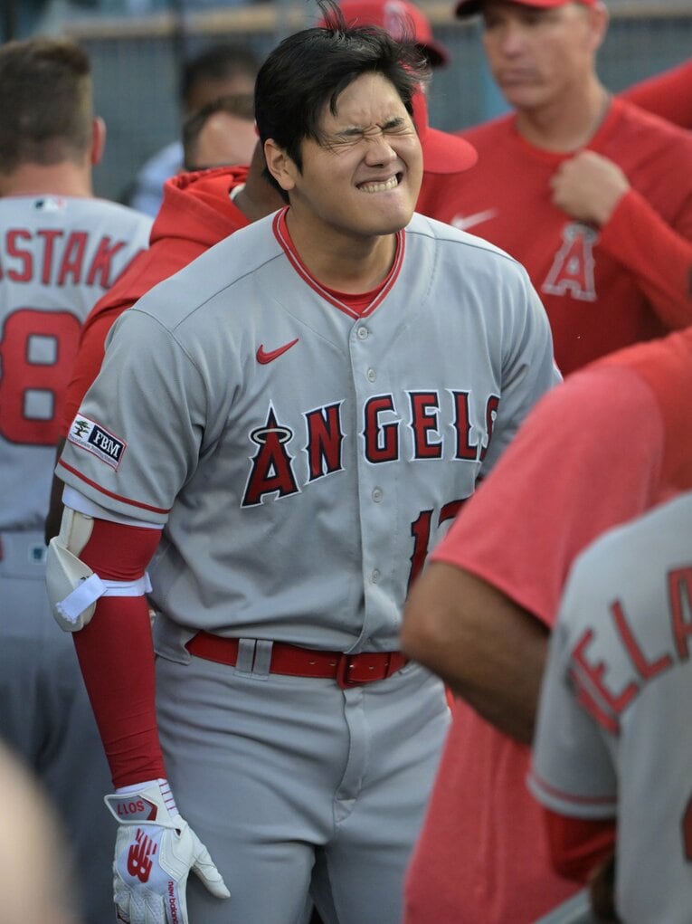 ベンチで変顔中　©Sipa USA/JIJI PRESS