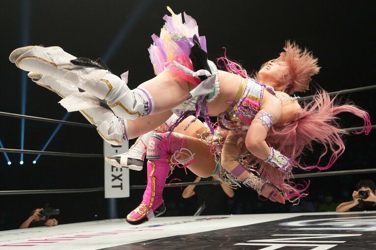 白川未奈vs中野たむ　©Essei Hara