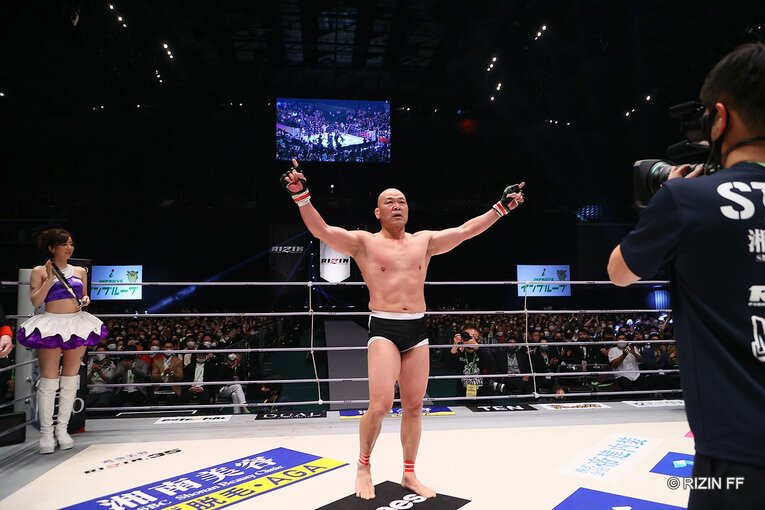 相撲界を懲戒解雇からRIZINへ…貴賢神がデビュー戦完敗でも見せた可能性とは？ 対戦した元警察官ファイターが絶賛した「凄い素質」(64)