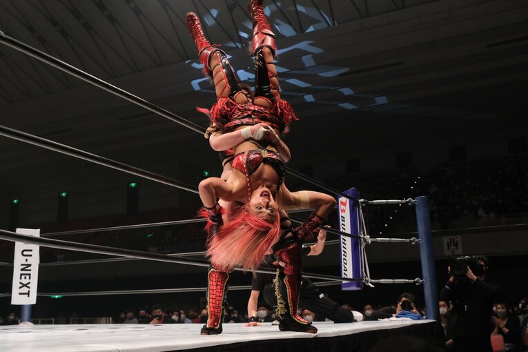 「ジュリアvs鈴季すず」はなぜ“最高に映える”タイトルマッチだったのか？ 試合直後の“姉妹”が明かしたそれぞれの「25分4秒」(62)