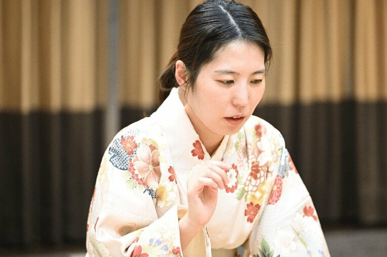2026年度の棋士総会における否決によって、福間香奈女流五冠の「女性棋士」の道はどうなるか ／ photograph by Keiji Ishikawa