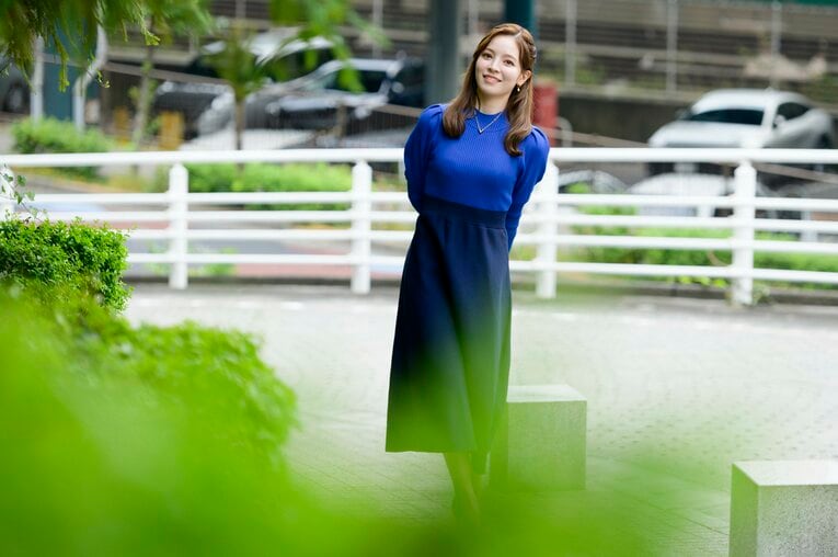 三宅絹紗アナ　©Hirofumi Kamaya