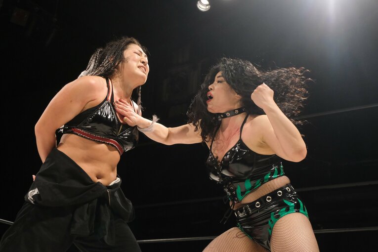 「圧倒される肉体美」を目指す新人女子プロレスラー…コンテストにも出場するZONESが語る“理想像”「実は体重が10kg減ったんです」(99)